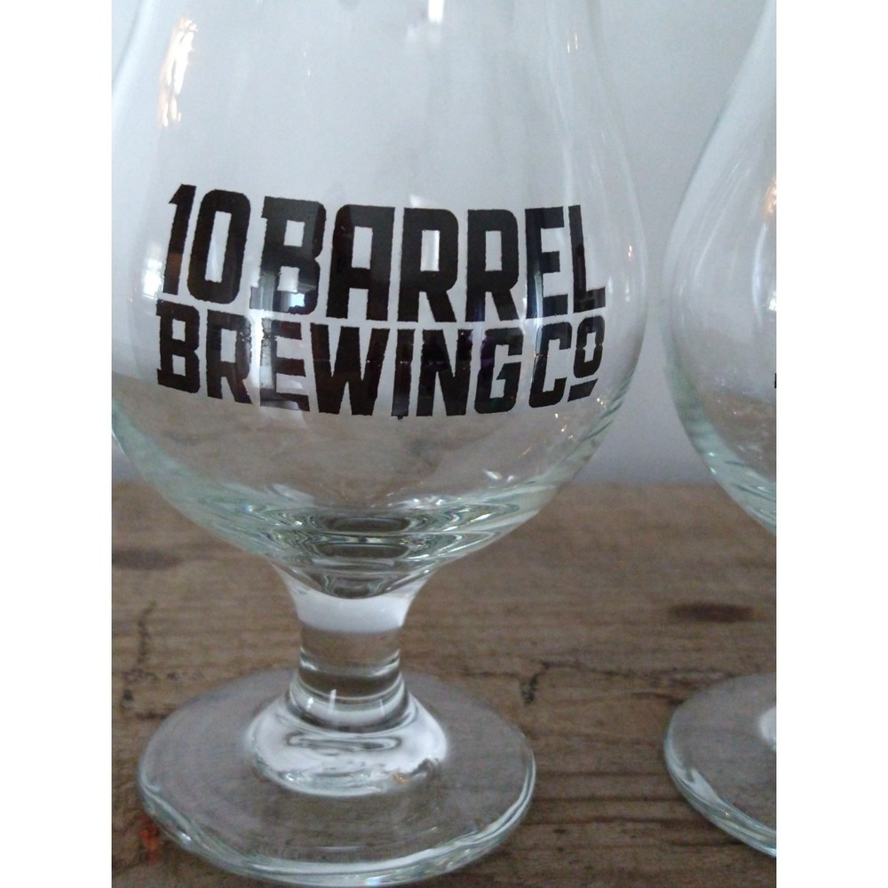 Beer Glasses by 10 Barrel Brewing from Oregon. One pair of new beer glasses.